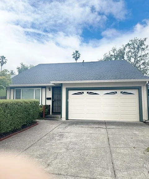 1748 Shelley Dr — Photo 1