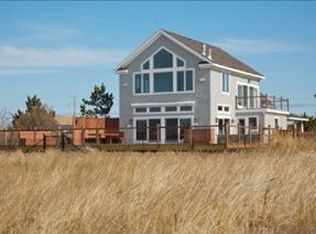 390 Dune Rd, Westhampton Beach, NY 11978