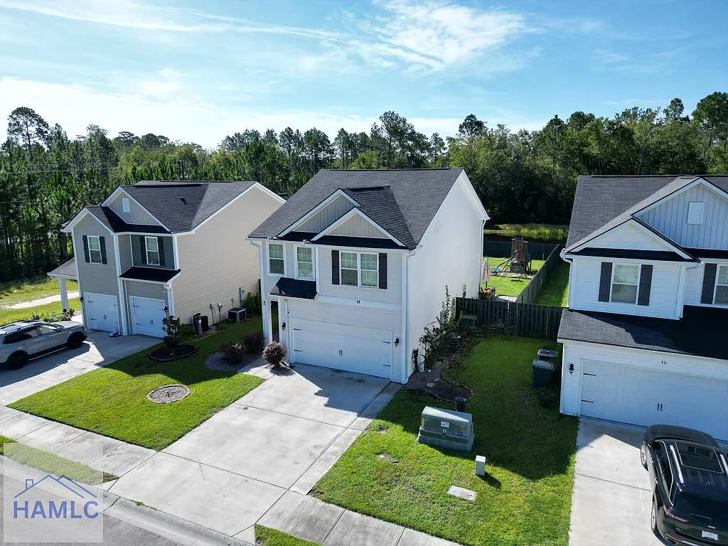 3 bed, 2.5 bath, 2000 sqft, $2,150 — Photo 2