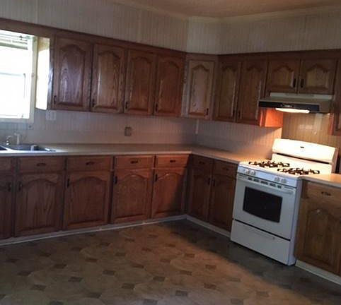4th image of 103 Reynolds St