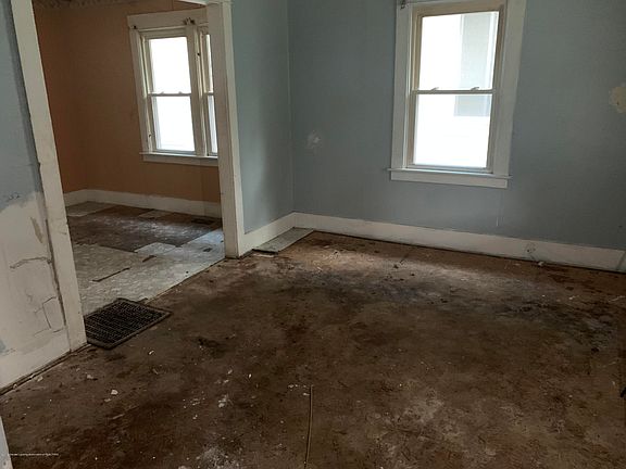 5th image of 328 N Francis Ave