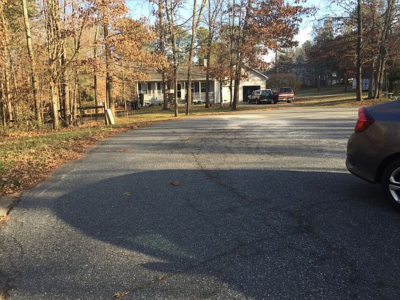 4th image of 125 Maxamy Ln