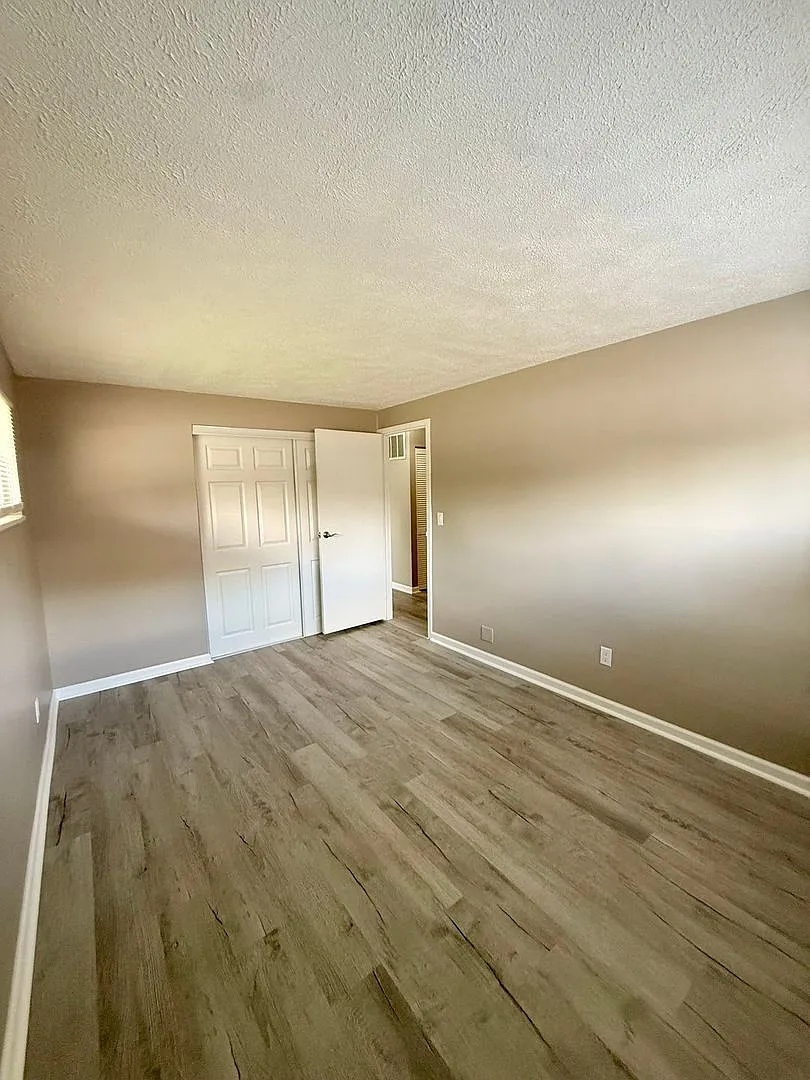 Building Photo - 3657 Elmira Dr