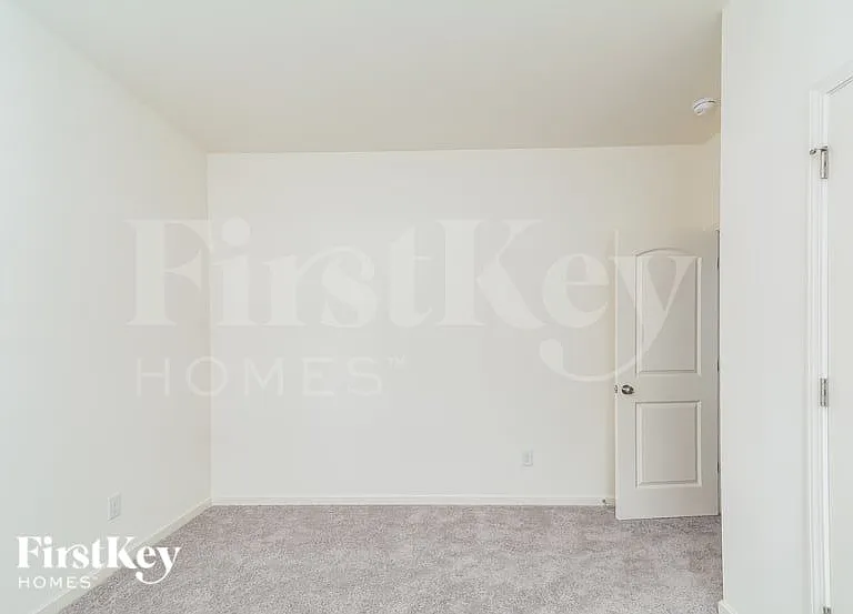 804 Atlantis St — Photo 12