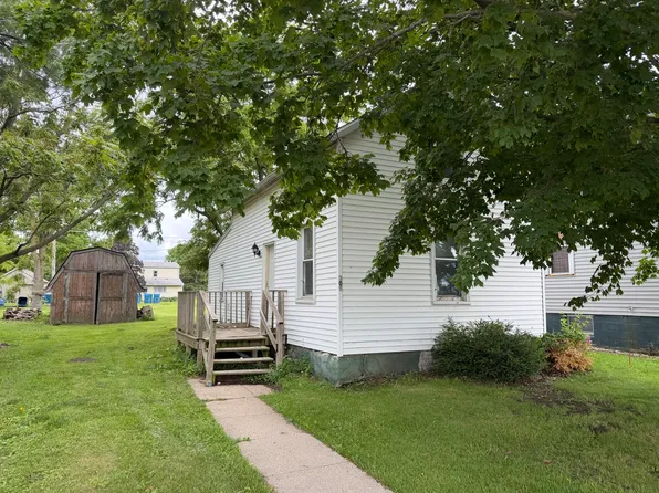 309 N Main St, Grant Park, IL 60940