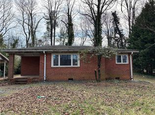 1255 N Peace Haven Rd, Winston Salem, NC 27104