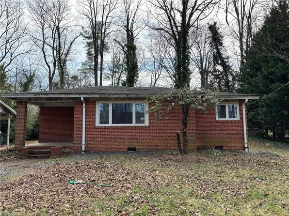 1255 N Peace Haven Rd, Winston Salem, NC 27104