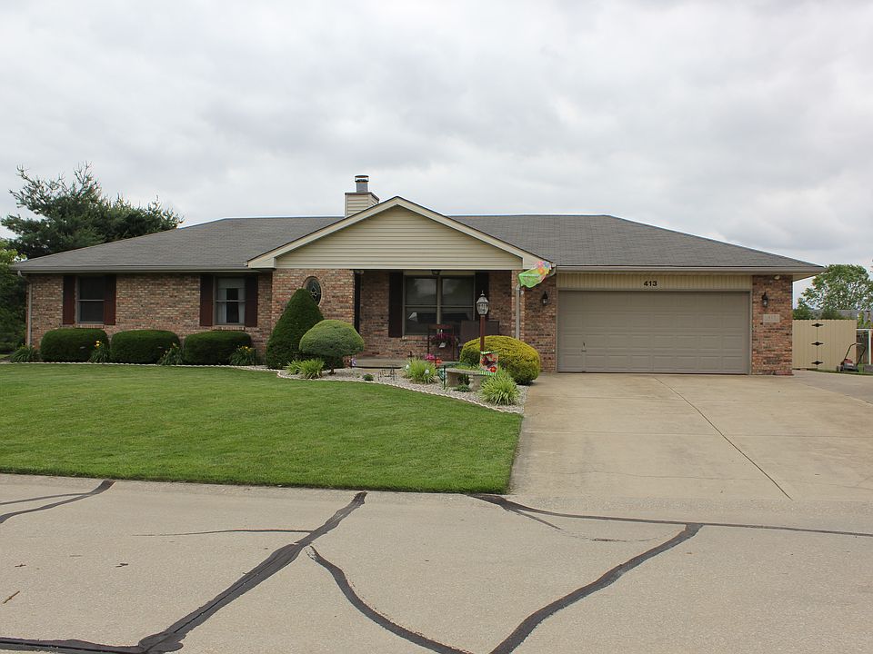 1st image of 413 Hedge Ct W