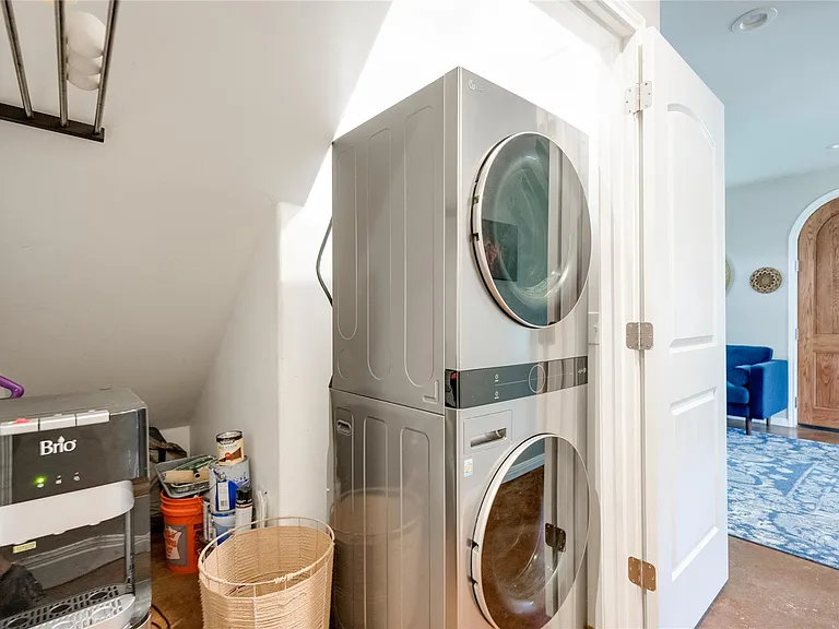 719 Birch Ln — Photo 11