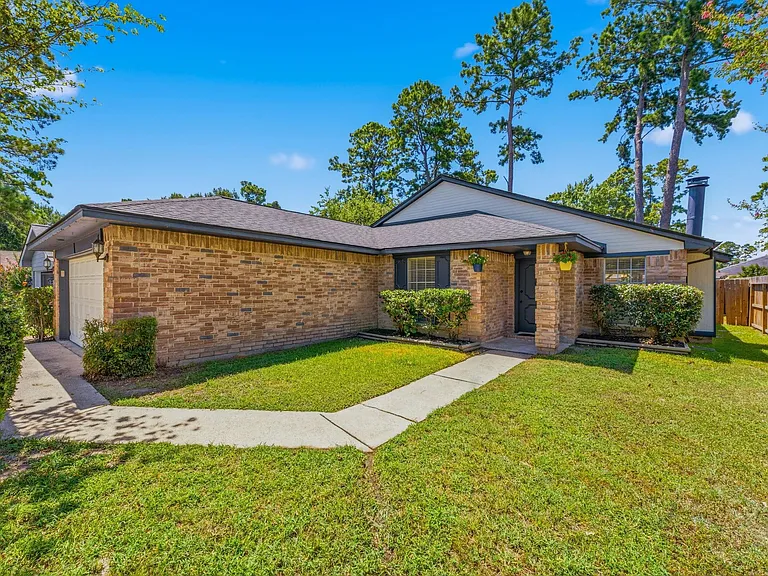 3535 Nutwood Ln — Photo 2