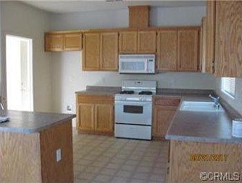 3rd image of 7424 N Onyx Ave