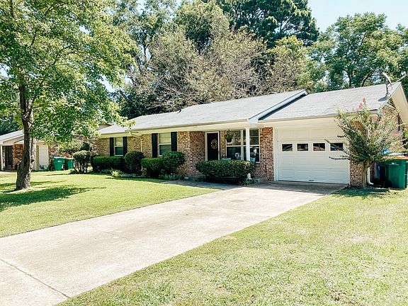 2nd image of 4019 Honeysuckle Ln