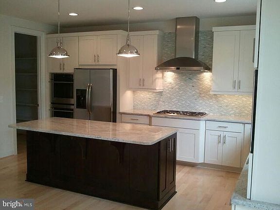 2nd image of 118 Wilmar Pl NW