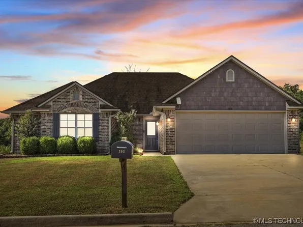 303 Arcadia Dr, Poteau, OK 74953