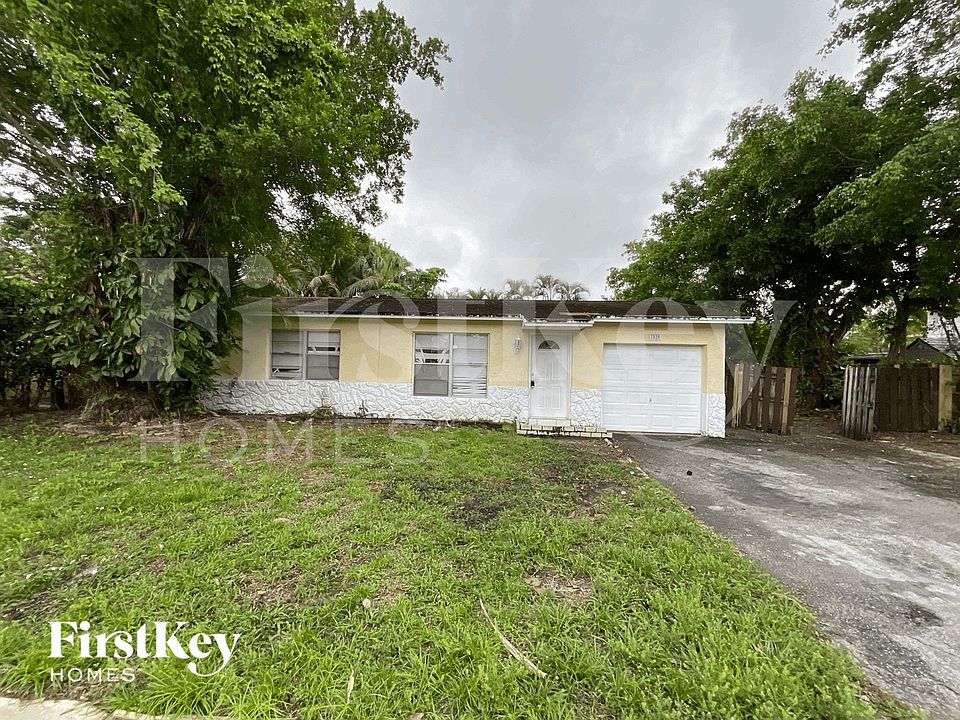 1st image of 7820 SW 9th St