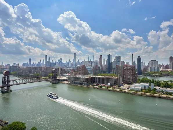 34-46 Vernon Boulevard image 8 of 12