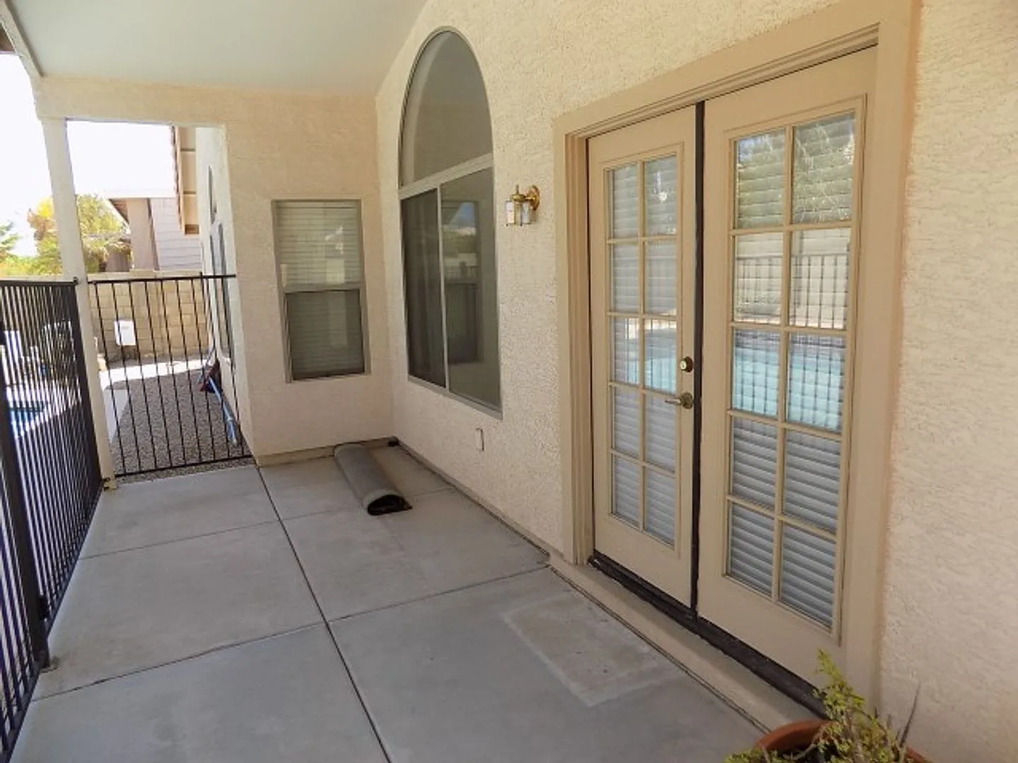 Very Nice 3 Bedroom, 2 Bath Home — Photo 4