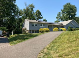 13 Blossom Rd, Airmont, NY 10901