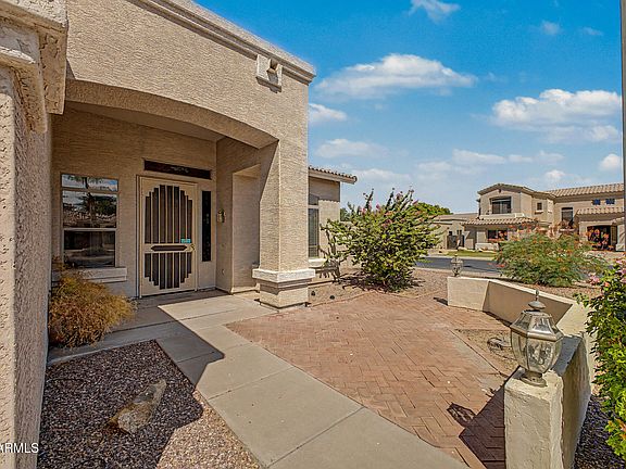 4th image of 530 S BAHAMA Drive