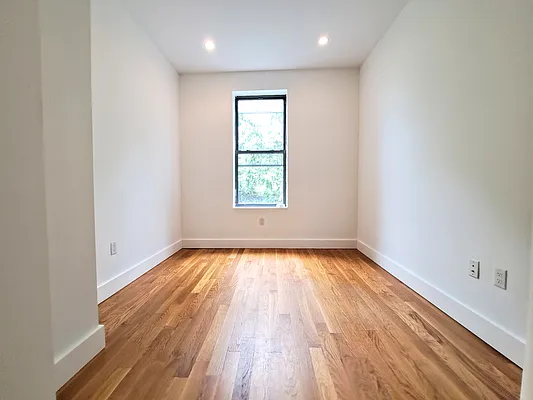 Rented by Friedman Mayer, LREB | media 18