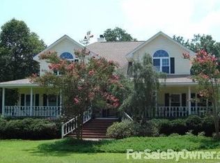 923 Cain Dr, Pinopolis, SC 29469