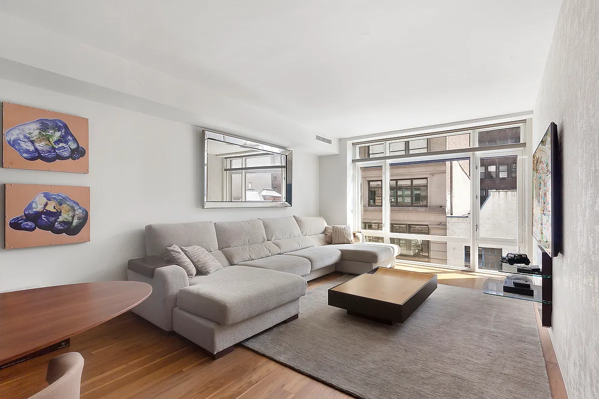 151 West 21st St Unit 4B  