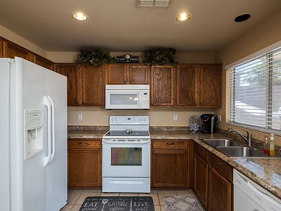 3rd image of 15354 W Watson Ln