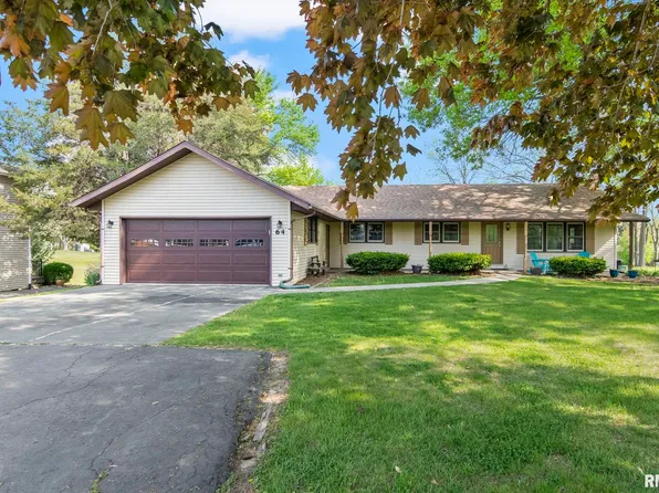 64 N Shore Dr, Petersburg, IL 62675