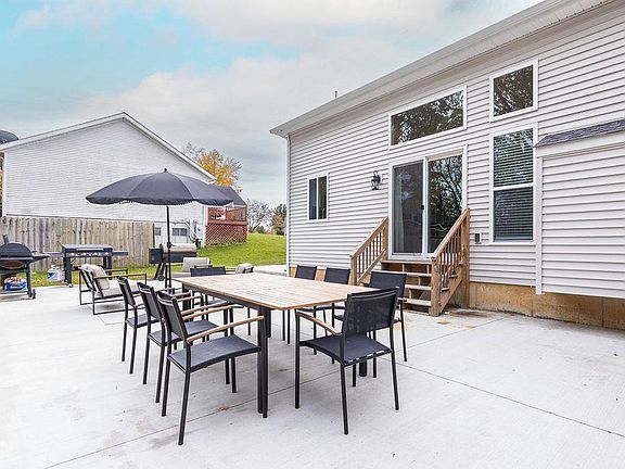 5th image of 1444 Riverwood Dr