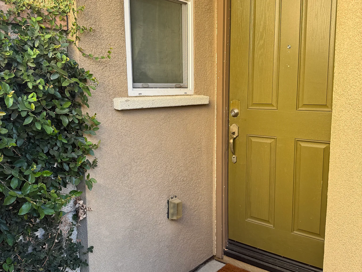 2 bed, 800 sqft, $2,600 — Photo 1