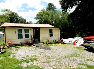 156 Lewis Landrum Rd, Lancing, TN 37770