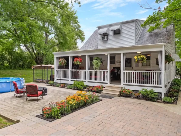 519 S Main St, Zelienople, PA 16063