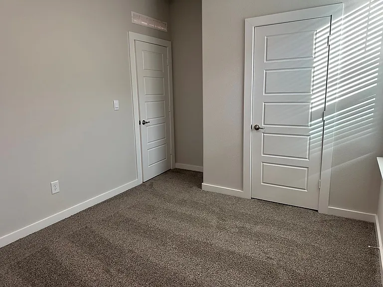 1914 Fortune Dr — Photo 10