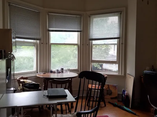 4209 Pine St #2R, Philadelphia, PA 19104