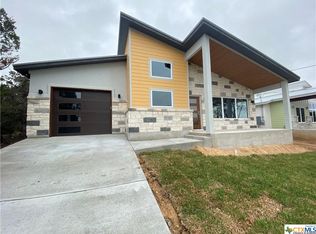 1261 Live Oak Dr, Spring Branch, TX 78070