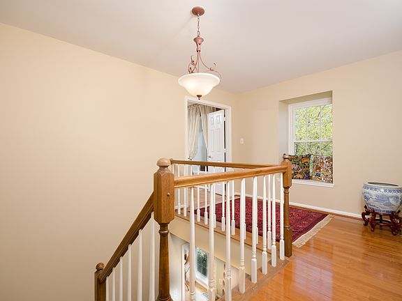 3rd image of 20243 Catlett Pl