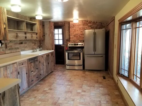 1977 Scales Bend Rd NE, North Liberty, IA 52317