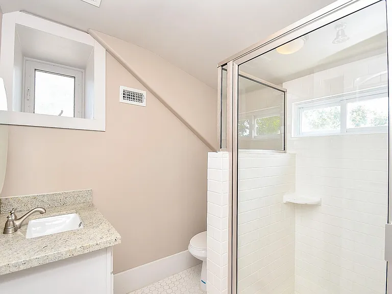 1307 Walton St — Photo 26