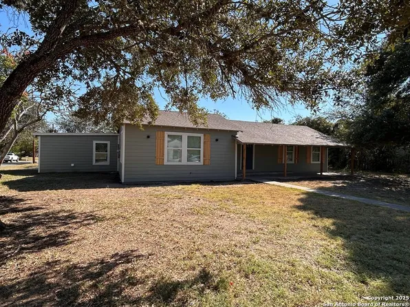 308 N Berry, Beeville 78102
