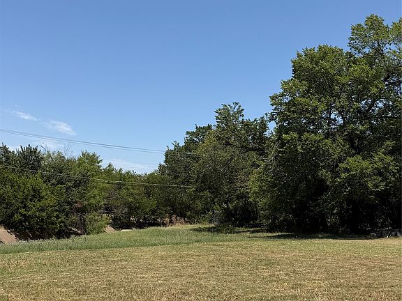 5th image of 6541 Onyx Dr N
