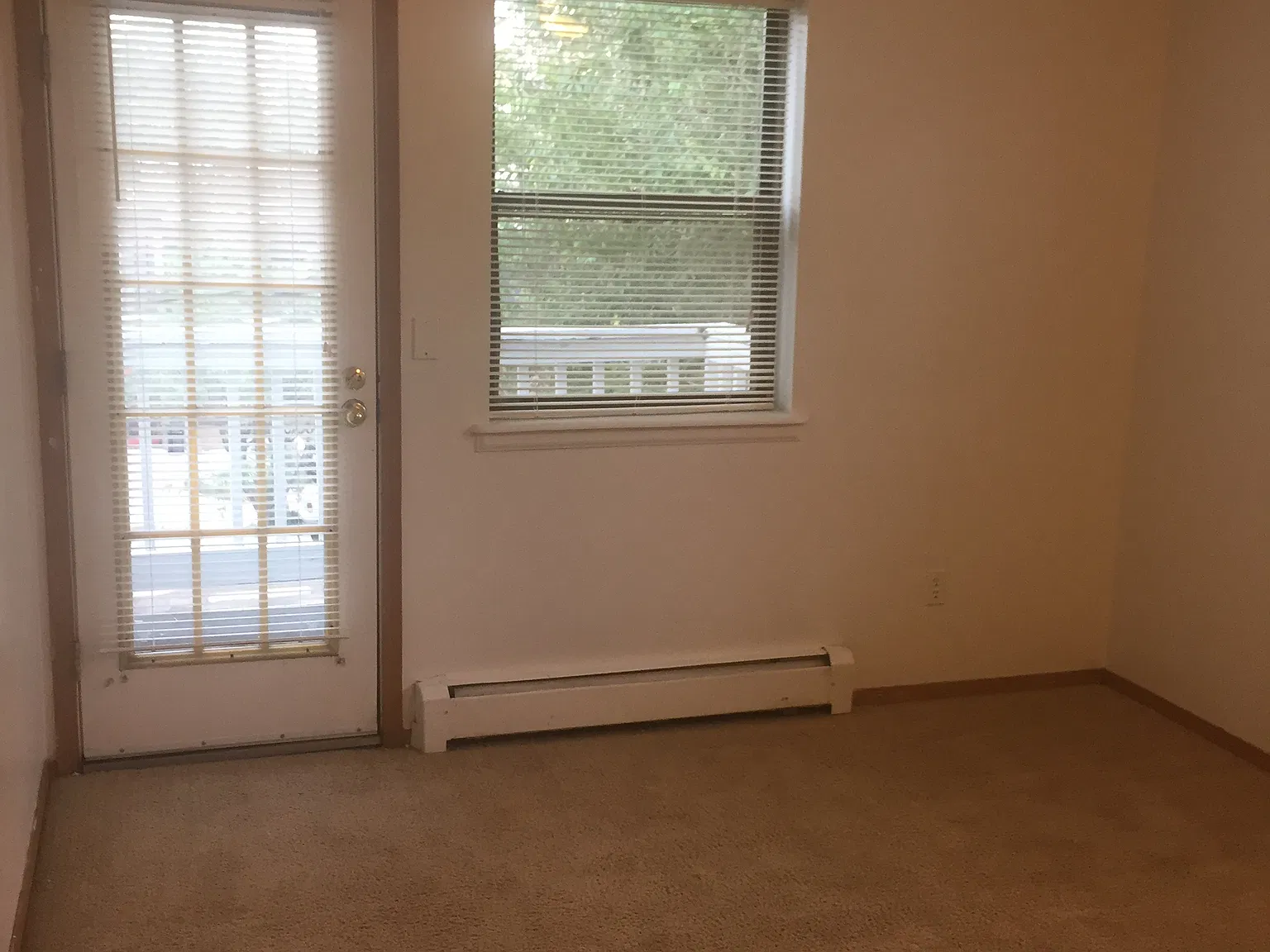 3 bed, 1000 sqft, $4,500 — Photo 4