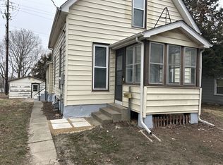 626 W Ringold St, Freeport, IL 61032