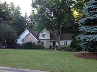 7703 Winfield Dr, Brighton, MI 48116