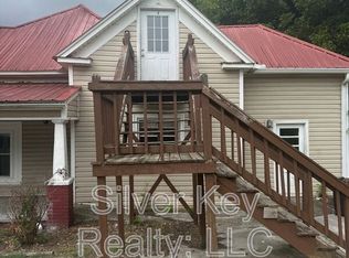 714 Washington Ave APT 3, Etowah, TN 37331