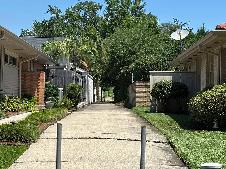 511 Topaz St — Photo 19