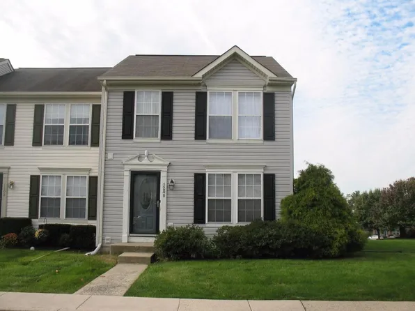 1200 Hunter Ln, Perkiomenville, PA 18074