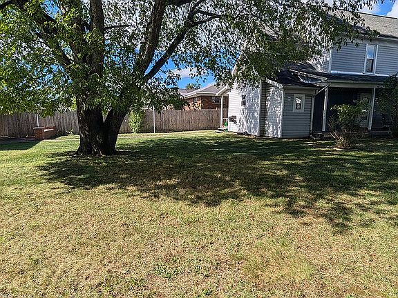 5th image of 1202 Lakeview Dr