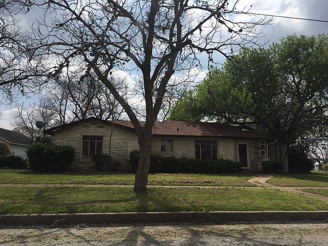1st image of 612 W Hugo St