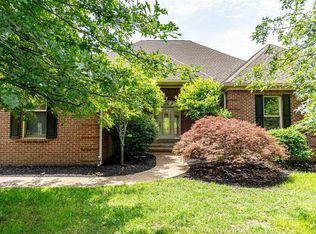 222 Hunters Pointe Pl, Simpsonville, KY 40067
