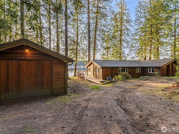 5th image of 1261 E Mason Lake Drive E